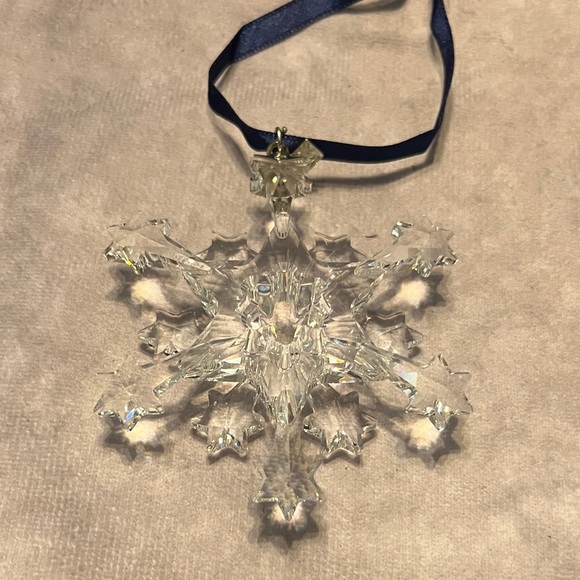 Swarovski Star Rockefeller Center Annual Christmas Ornament 2004 - Picture 3 of 8